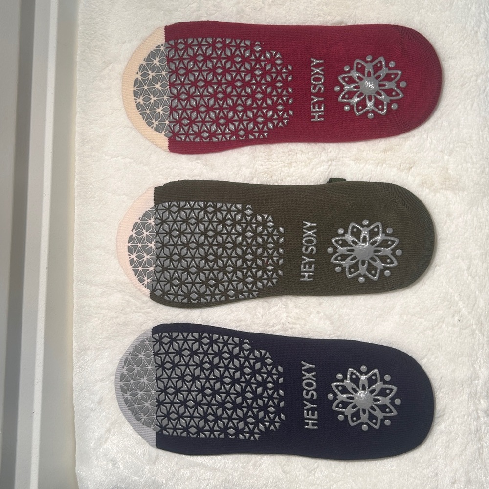 New! Cute Animal Grip Pilates Socks - Picture 3 of 16